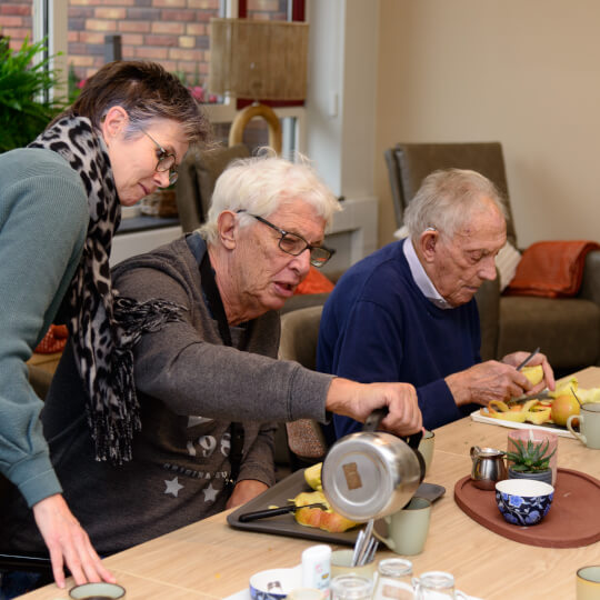 OC Naaldwijk appels schillen